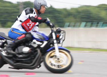 H25年 全国安全運転競技大会 普通二輪コーススラロームの部第5位