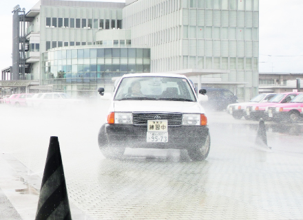 県下随一のスキッドコース教習